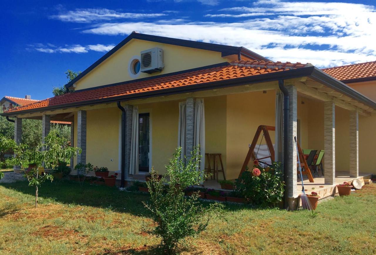 Holiday House Emc Umag Exteriör bild