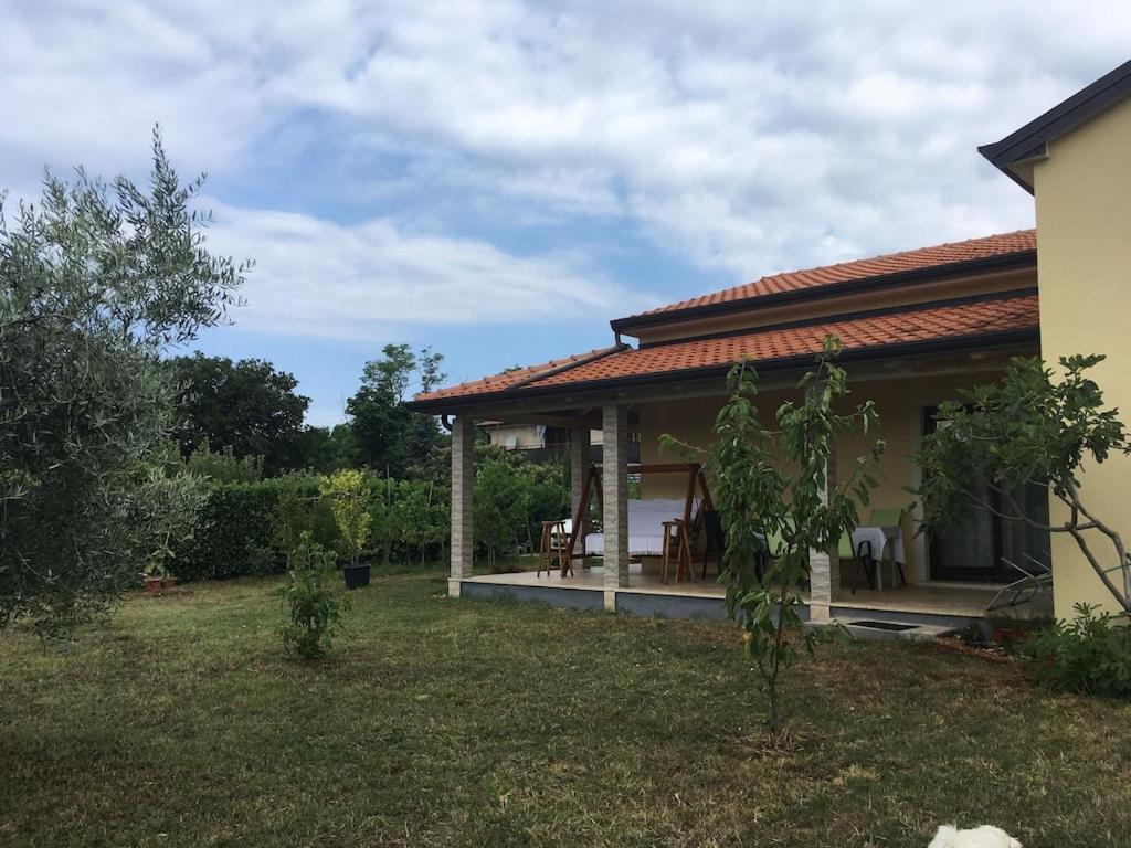 Holiday House Emc Umag Exteriör bild